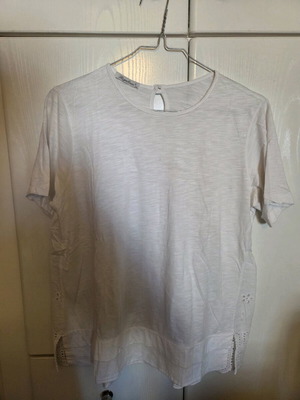 Regalinas blouse white embroidered on back used, small