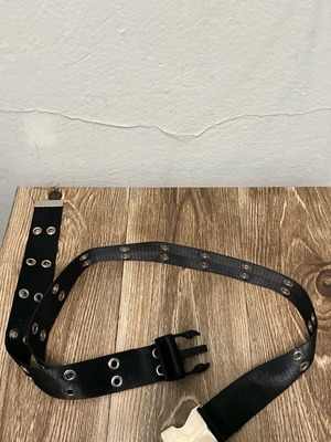 Adjustable belt like new, black and silver