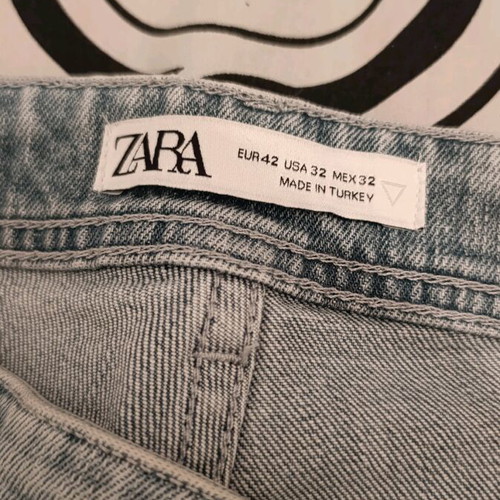 Zara jean like new, size 42