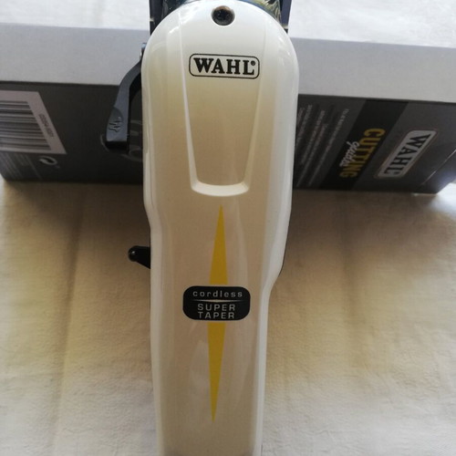 Wahl professional hair clipper like new with accessories