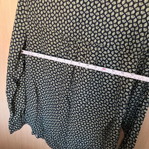 Shirt medium black with green flower like new
