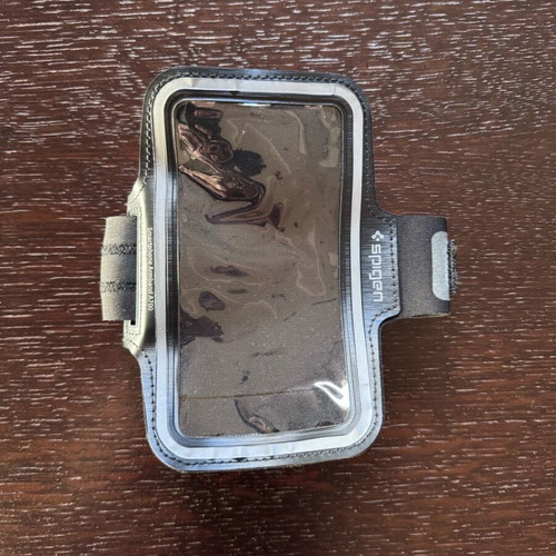 Spigen running phone case like new, fits iPhone 15 Pro Max
