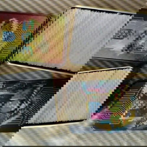 PANINI ADRENALYN XL FIFA 365, 800+ ΚΑΡΤΕΣ ΚΑΙ ΔΎΟ ΜΕΤΑΛΛΙΚΆ ΣΥΛΛΕΚΤΙΚΑ ΚΟΥΤΙΑ. ΤΙΜΉ 250 ΕΥΡΏ.