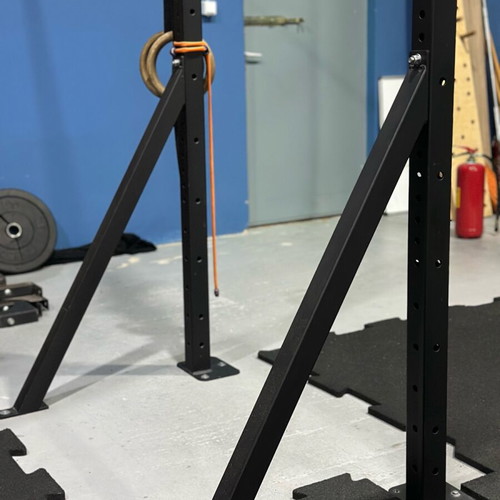 Pull-up bar like new with adjustable length and base