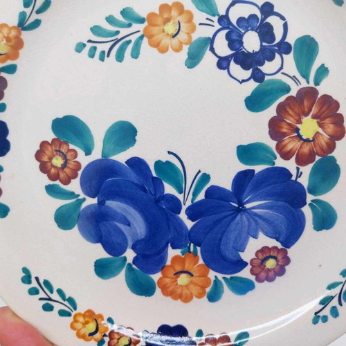 Vintage hand-painted ceramic wall plate from Poland like new