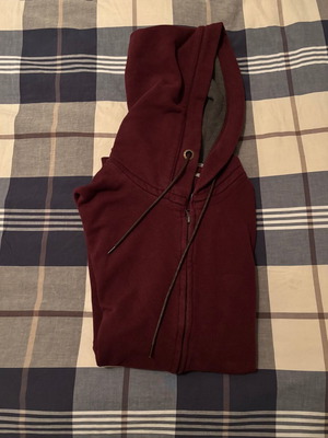 Hooded jacket used, size large, burgundy color