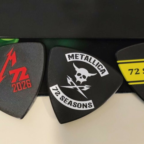 Metallica oversized pucks set with storage box and personalized message new