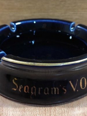 Seagram's V.O. Canadian Whisky κεραμικό τασάκι μεταχειρισμένο, παλιό διαφημιστικό