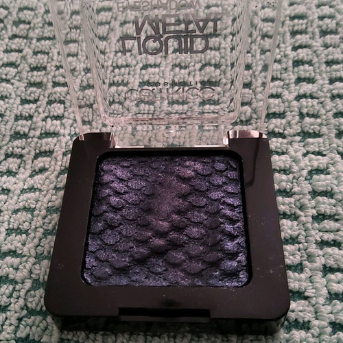 Catrice Liquid Metal 110 Underworld Evobluetion eyeshadow like new, dark blue
