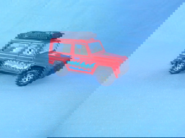 МАЖОРЕТ МЕРЦЕДЕС 230GE 1/34