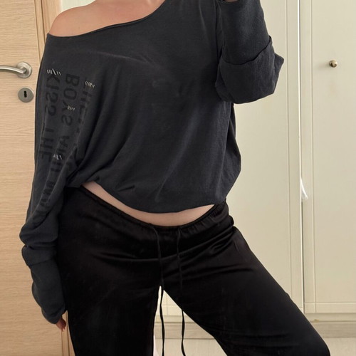 Attrattivo Medium blouse with off-shoulder and long sleeves used