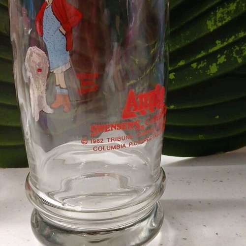 Annie and Sandy glass rare, 1980s, like new