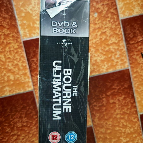 The Bourne Trilogy special DVD and book editions like new, Greek subtitles
