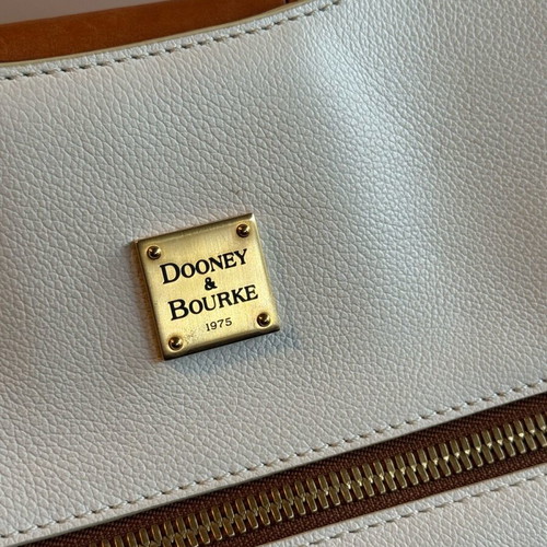 Dooney & Bourke white leather crossbody bag like new