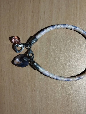 Women's bracelet hearts like new