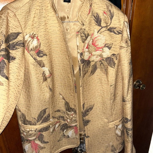 Quilted women's jacket Studio Liz Claiborne gold like new