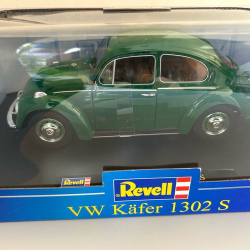 Beetle model 1/18 Burago fully opening car new