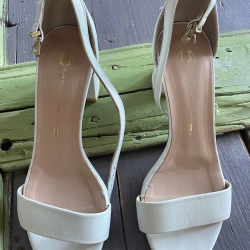 Mourtzi white leather sandals size 36 like new with heel