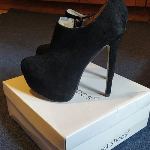 Black high heel ankle boots with 15cm stiletto heel like new, size 38