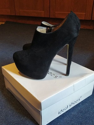 Black high heel ankle boots with 15cm stiletto heel like new, size 38