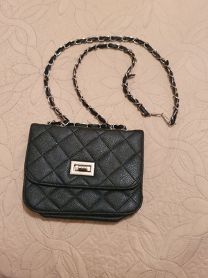 Black shoulder bag with chain like new