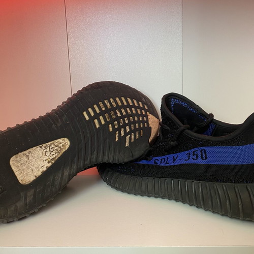 Yeezy 350 V2 sneakers black blue size 42 used in good condition