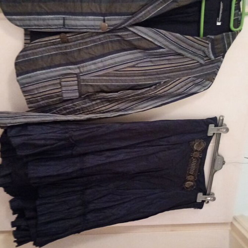 Compagnia Italiana suit set like new, size 44, blue