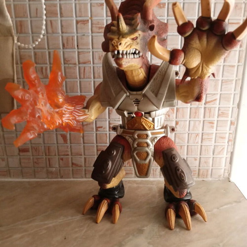 Dragon figure Hasbro large like new, 2003 without wings