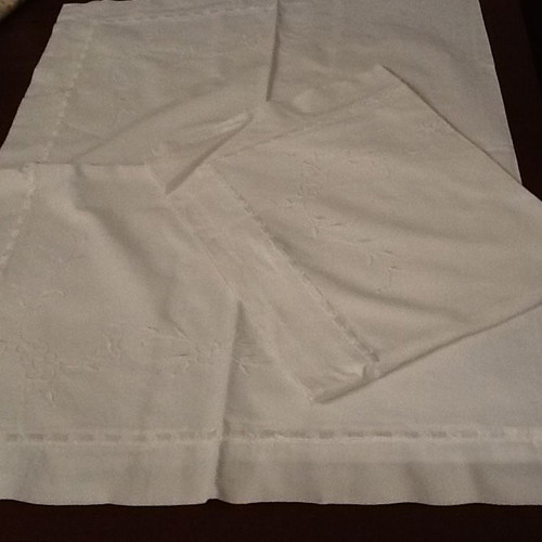 VINTAGE WHITE PILLOWCASES