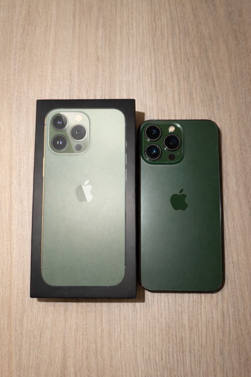 iPhone 13 Pro 128GB Alpine Green like new - € 440,00 - Vendora.cy