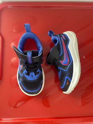 Nike Cosmic Runner Infant's Shoes used, sizes 25 and 26, black and blue