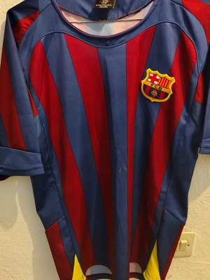 Ronaldinio jersey like new, size Large