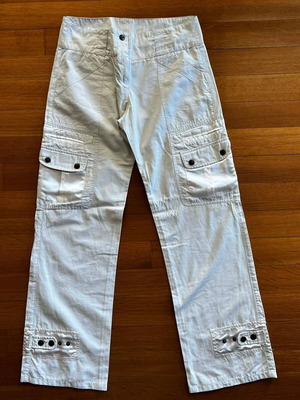 Beige straight-leg cargo pants with satin pockets like new, size S