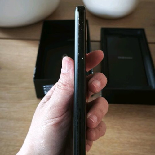 Samsung Galaxy S21 Ultra black like new, 128G, with earphones and waterproof case