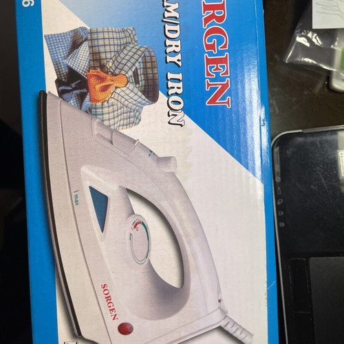 Travel steam iron like new