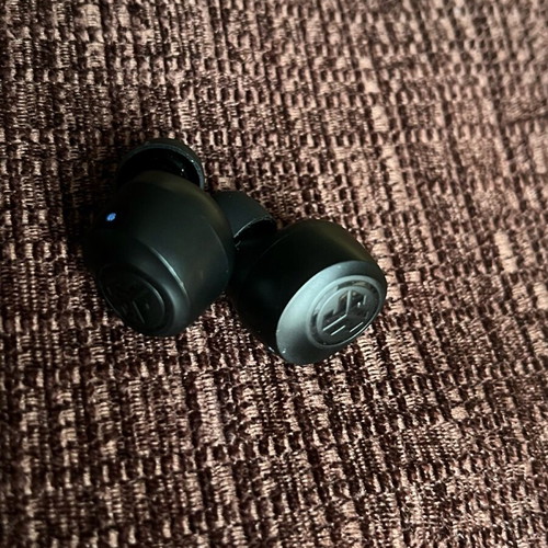 Jlab wireless earbuds like new, without charger