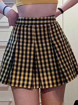H&M yellow and black plaid mini skirt like new, size XS