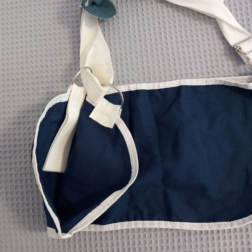Arm sling used for hand stability