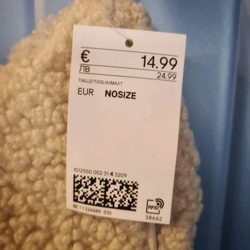 H&M shoulder bag new, cream with soft fluffy body