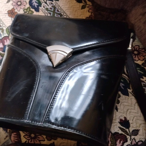 Vintage leather shoulder bag Condor used, black patent leather