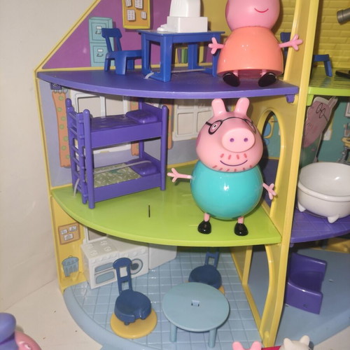 Peppa Pig large three-story house, airplane, car, train and 9 figures set like new