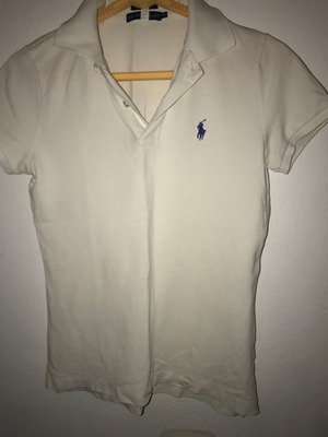 Μπλούζα Polo μεταχειρισμένη, άσπρη με μικρό λεκέ