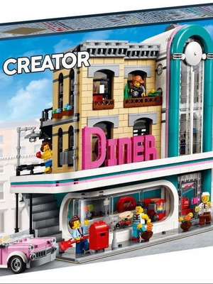 Lego Downtown Diner set 10260 brand new, sealed