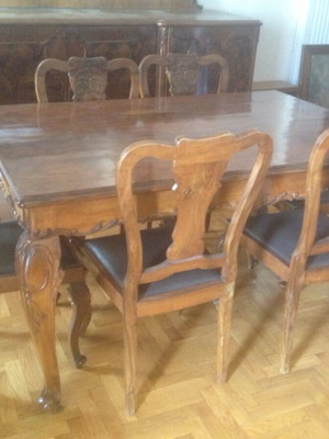 Buffet, table and 6 chairs like new with rosewood veneer