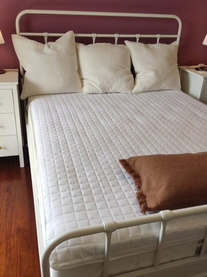 Bed with mattress 2m x 1.60m, new