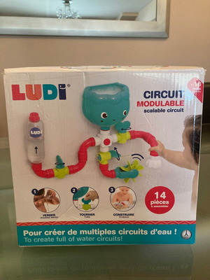 LUDI Water Circuit toy like new for bath play