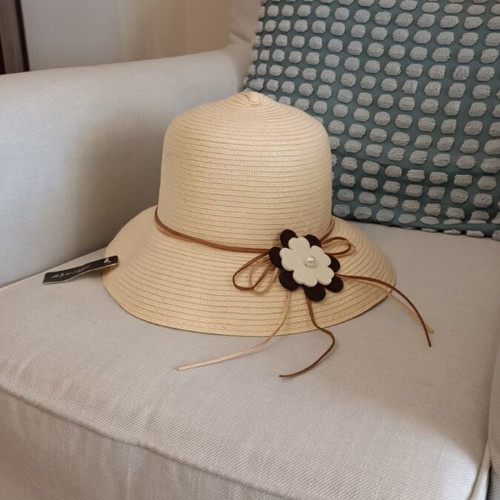 Women’s straw hat new, beige, size M