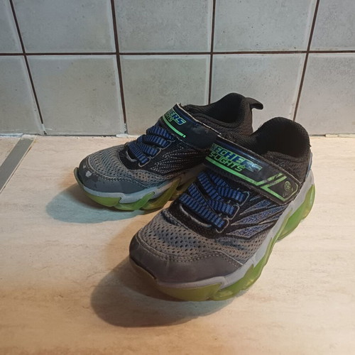 Skechers S-Lights kids shoes with lights, used, size 27, black and green