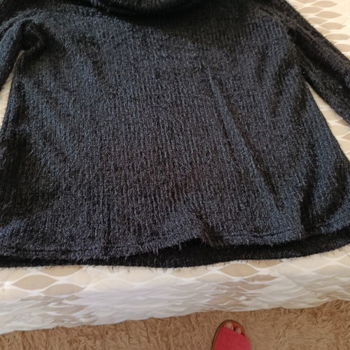 Women's black sweater like new, size XL