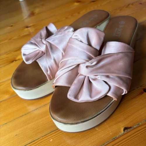 B-soft slippers size 41 like new, pink